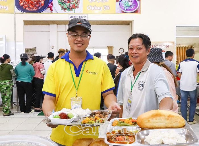 “Bữa cơm Công đoàn” mang đến những suất ăn đầy đủ dinh dưỡng, đa dạng thực đơn, góp phần động viên, khích lệ tinh thần đoàn viên, người lao động.