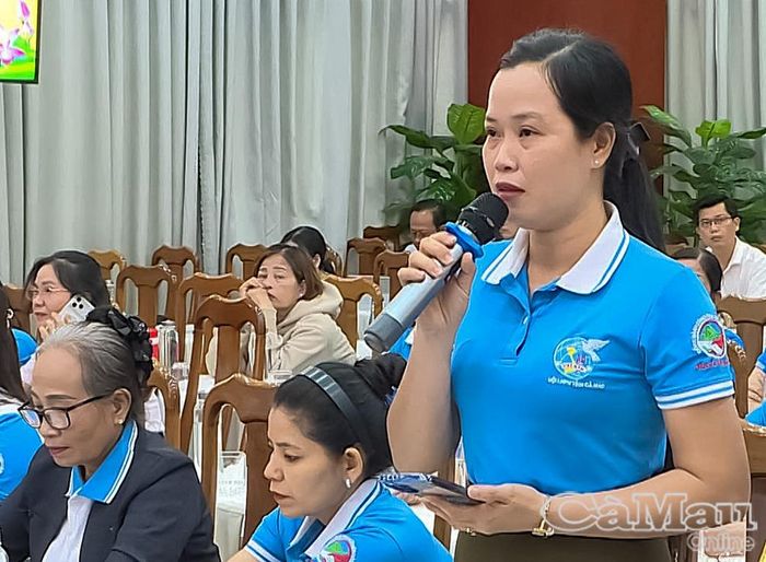  Bà Phạm Thị Thu Hương, Chủ tịch Hội LHPN phường An Xuyên, đặt ra vấn đề về nâng cấp thiết chế văn hóa, khu vui chơi cộng đồng cho thanh thiếu nhi, đồng thời tạo điều kiện để các đoàn thể tổ chức hoạt động hè nhằm hạn chế tác động tiêu cực từ môi trường mạng đối với trẻ em.