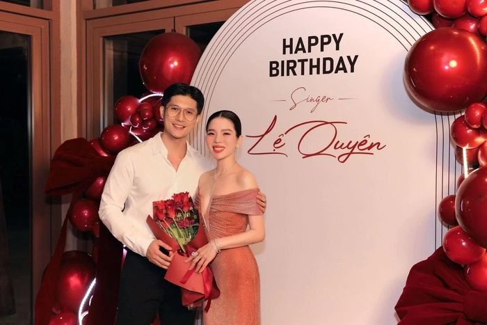 Lệ Quyên và Lâm Bảo Châu nhiều lần khẳng định sự chênh lệch tuổi tác chưa từng là rào cản trong tình yêu. Ảnh: FBNV