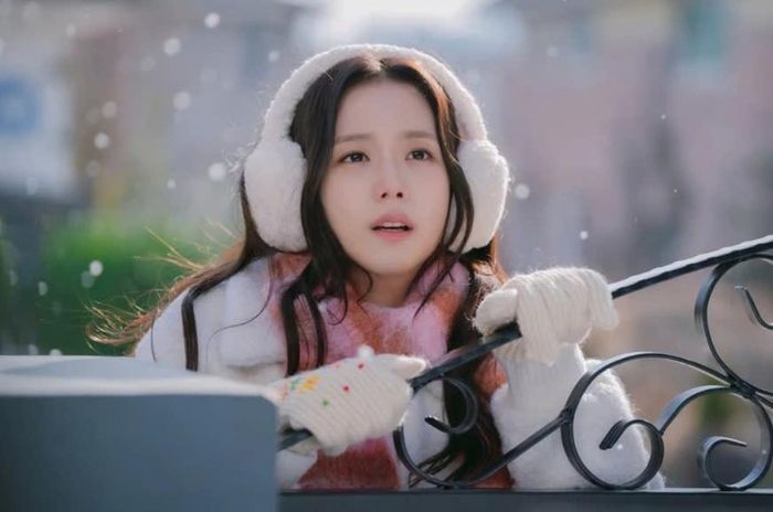 Diễn xuất của Jisoo luôn là chủ đề gây tranh cãi. Ảnh: NETFLIX