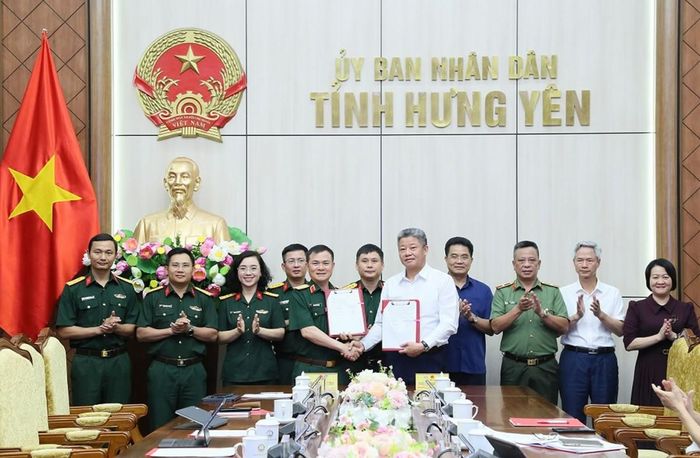 UBND tỉnh Hưng Yên và Tập đoàn Viettel ký kết thỏa thuận hợp tác phát triển khoa học công nghệ, đổi mới sáng tạo và chuyển đổi số giai đoạn 2026 - 2030 vào ngày 10/6/2026. Ảnh: hungyen.gov.vn