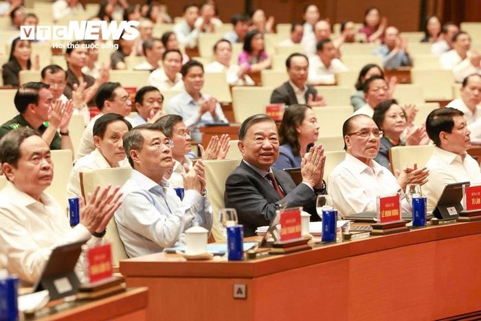 Tổng Bí thư, Chủ tịch nước Tô Lâm cùng các lãnh đạo, nguyên lãnh đạo Đảng, Nhà nước dự hội nghị.