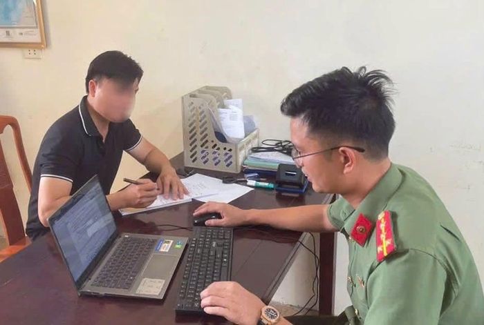 N.S.L tại cơ quan Công an