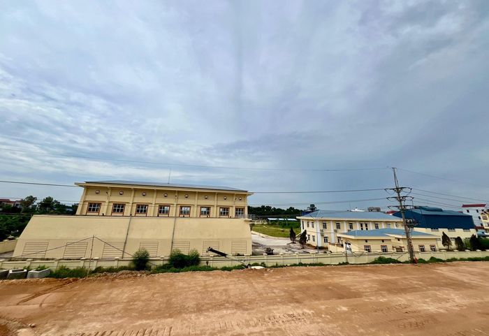 Trạm bơm, nhà quản lý thuộc dự án đã hoàn thành. Ảnh: Tùng Nguyễn
