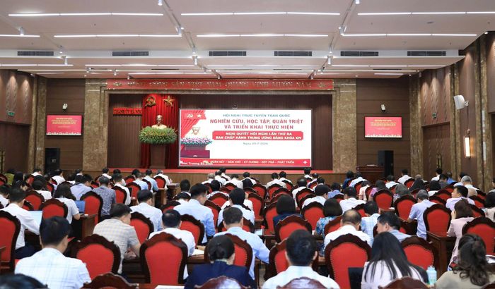 Các đại biểu tham dự hội nghị tại điểm cầu Thành ủy Hà Nội. Ảnh Quang Thái