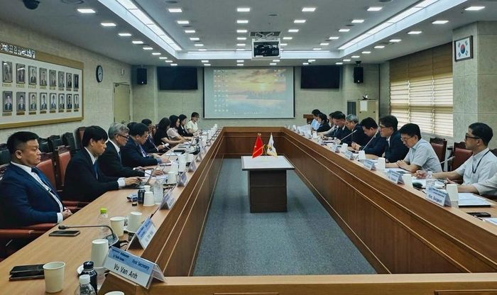 Buổi làm việc giữa đoàn Bộ Khoa học và Công nghệ và Cơ quan Công nghệ và Tiêu chuẩn Hàn Quốc (KATS). Ảnh: PV