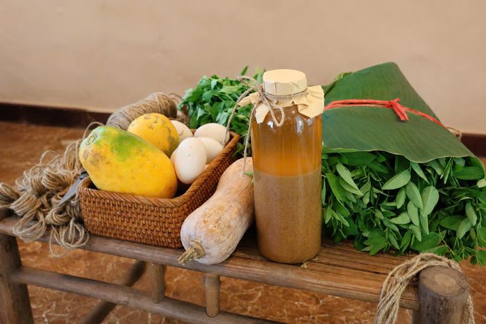 Nông sản do phụ nữ Yên Bài sản xuất. Ảnh: Hồng Nga