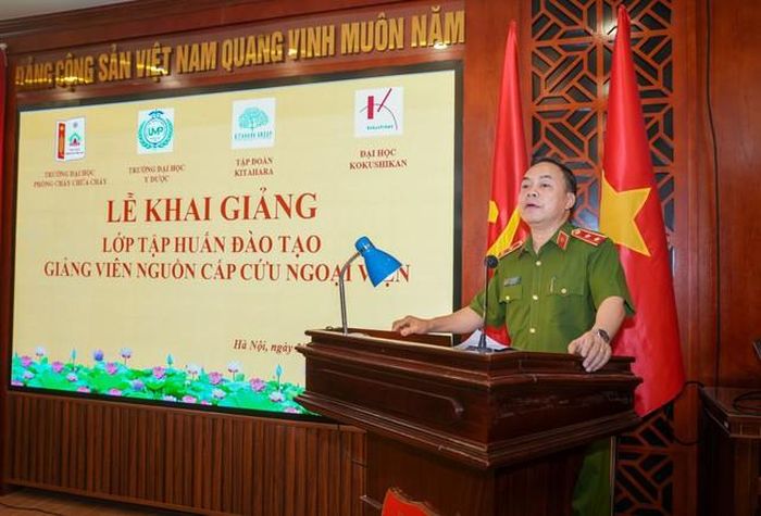 Trung tướng, PGS.TS. Lê Quang Bốn - Giám đốc Học viện Phòng cháy chữa cháy và Cứu nạn cứu hộ phát biểu tại lễ khai giảng.