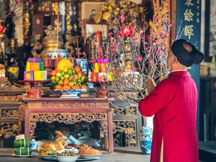 Nhớ về cội nguồn không phải để sống trong quá khứ, mà để có thêm động lực sống tốt hơn ở hiện tại. Ảnh internet
