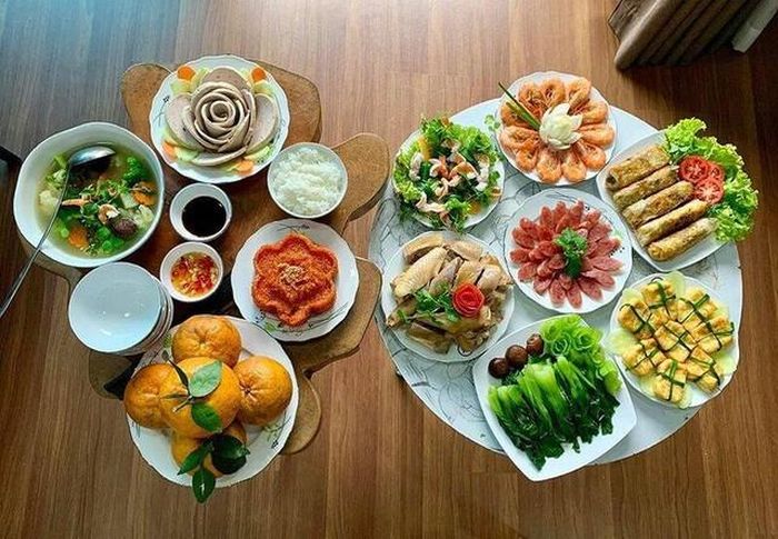 Lễ vật cúng rằm tháng 7 miền Nam thường rất phong phú, thể hiện sự sung túc của vùng đất phương Nam.