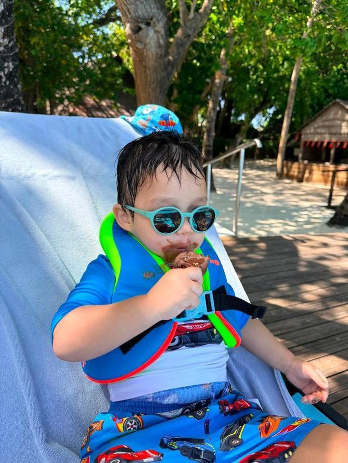 Hà Anh cho biết, Luca vừa tròn 2 tuổi nhưng đã biết nói nhiều câu ngắn đáng yêu, luôn quấn quýt với bố mẹ và chị gái.