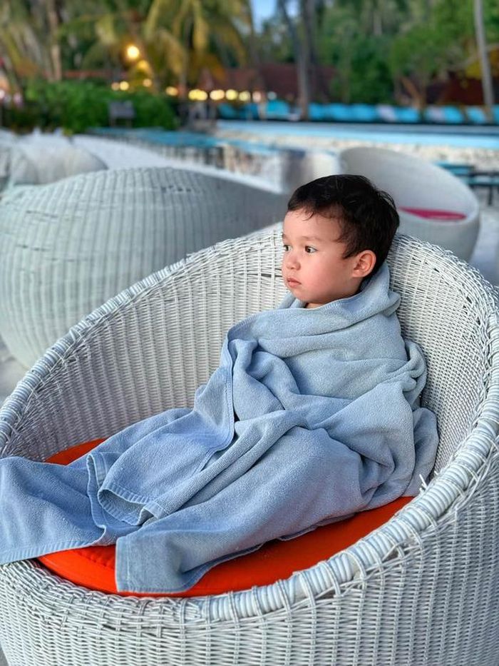 Nữ siêu mẫu bày tỏ tình yêu dành cho con trai và cho rằng từ khi có Luca, cô như được trẻ lại, được nhìn cuộc sống bằng ánh mắt đầy háo hức và nhiều sắc màu.