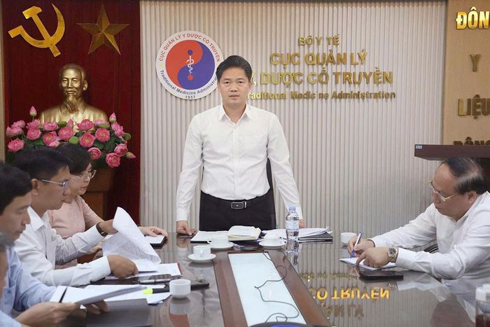 Thứ trưởng Thường trực Bộ Y tế Vũ Mạnh Hà phát biểu. Ảnh: Trần Minh
