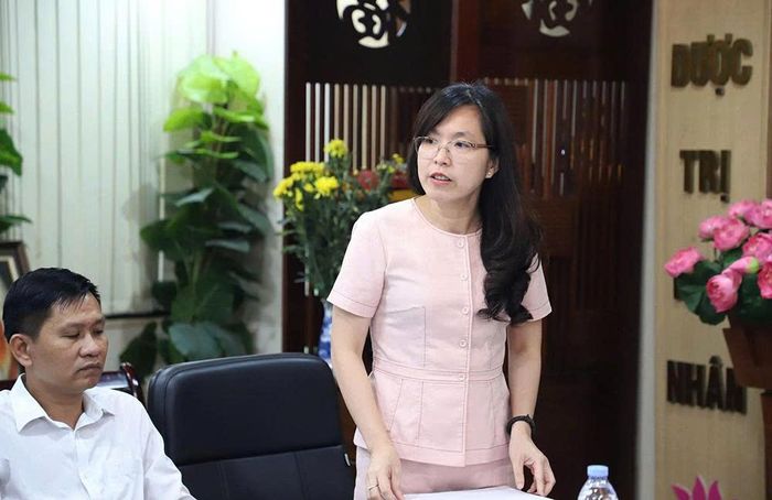GS.TS Trịnh Thị Diệu Thường - Cục trưởng Cục Quản lý Y Dược cổ truyền phát biểu, làm rõ thêm nội dung các đại biểu quan tâm. Ảnh: Trần Minh