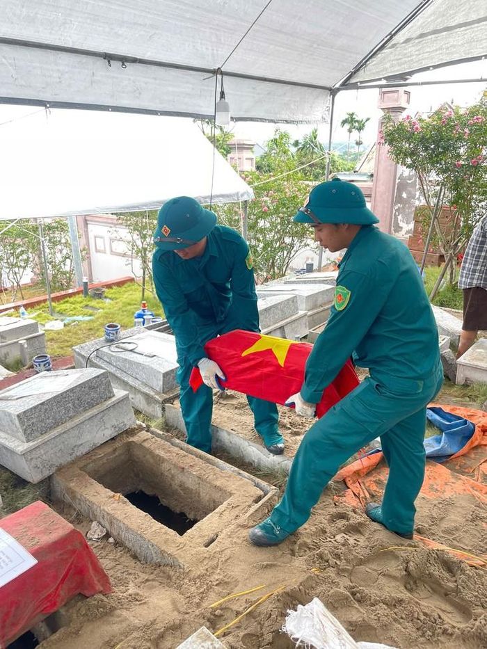 Công tác khai quật những phần mộ chưa xác định thông tin tại phường Trần Hưng Đạo tiến hành từ 21/7 -25/7. Ảnh: CTTDT Phường Trần Hưng Đạo