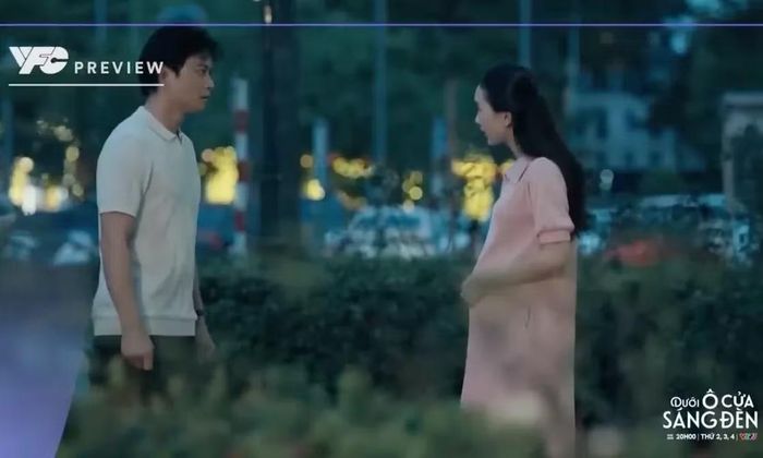 Trên bản phim chính thức, cảnh này đã bị cắt bớt.