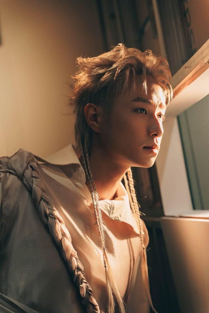 "Mặt trời nhỏ Huy Huy" vẫn giữ được sự hồn nhiên, trong sáng sau nhiều năm hoạt động nghệ thuật.