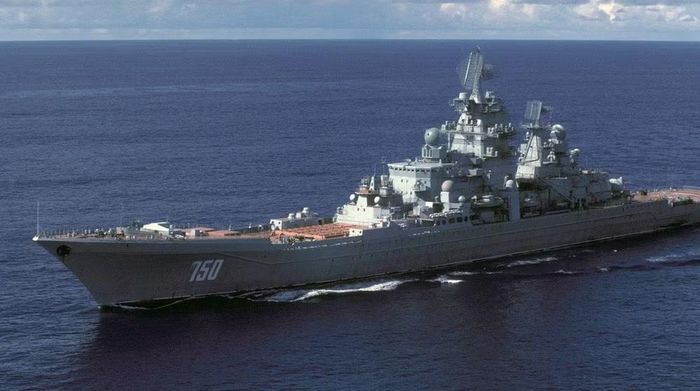 Mặc dù Đô đốc Nakhimov là tàu chiến mặt nước lớn, nhanh và được trang bị vũ khí mạnh nhất thế giới, mối quan ngại chính đối với các lợi ích của phương Tây không nằm ở bản thân con tàu, mà là vai trò của nó trong việc củng cố cấu trúc Bắc Cực rộng lớn hơn của Nga.