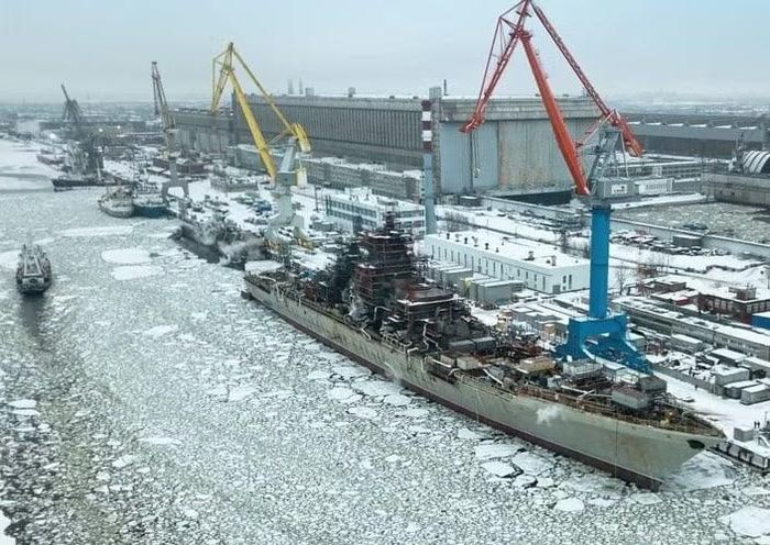 Do đó, những chiến hạm này đặc biệt có giá trị cho các hoạt động kéo dài ở Bắc Cực, nơi khoảng cách rộng lớn và cơ sở hạ tầng hậu cần hạn chế tạo điều kiện thuận lợi cho việc sử dụng tàu chạy bằng năng lượng hạt nhân có khả năng hoạt động trên biển trong thời gian dài.