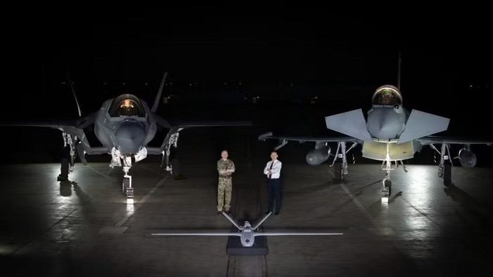 Dự kiến chiếc Storm Fighter sẽ kết hợp cùng Eurofighter Typhoon, F-35A/B trong tương lai, cũng như máy bay chiến đấu thế hệ thứ sáu Tempest đang được phát triển như một phần của chương trình GCAP.
