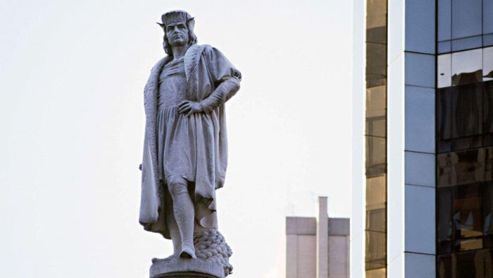 Dù bị nhiều người cười nhạo, Columbus vẫn tiến hành tính toán lại chu vi Trái Đất. Ảnh minh họa: E.C.
