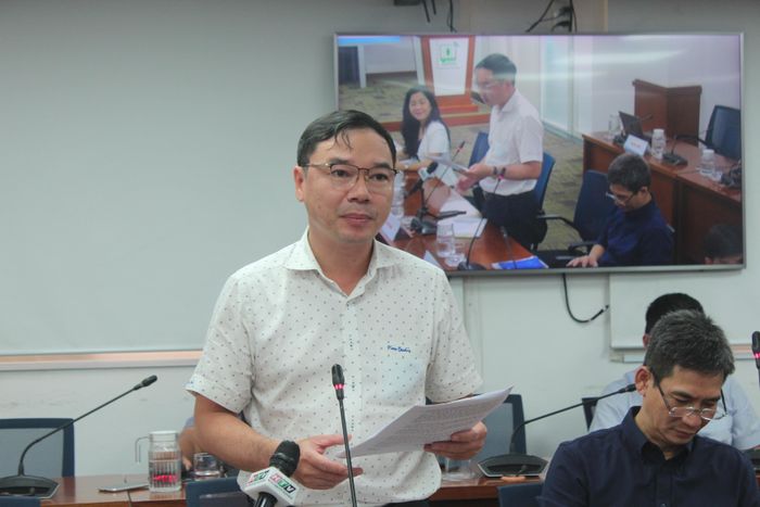 Ông Nguyễn Văn Hoan, Phó trưởng Phòng Phát triển đô thị, Sở Xây dựng TP.HCM, phát biểu tại họp báo kinh tế - xã hội trên địa bàn TP chiều 30/7. Ảnh: Thảo Liên.