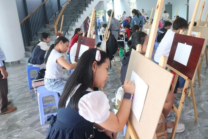 Hoạt động vẽ tranh tuyên truyền phòng, chống mua bán người
