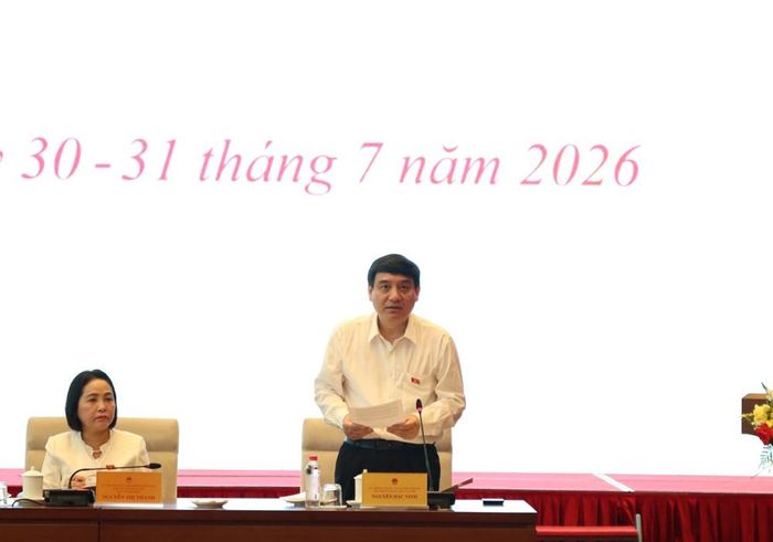 Chủ nhiệm Ủy ban Văn hóa và Xã hội của Quốc hội Nguyễn Đắc Vinh phát biểu