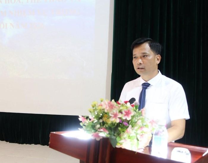 Ông Trần Văn Công, Phó Giám đốc Sở VHTTDL Lai Châu phát biểu tại hội nghị