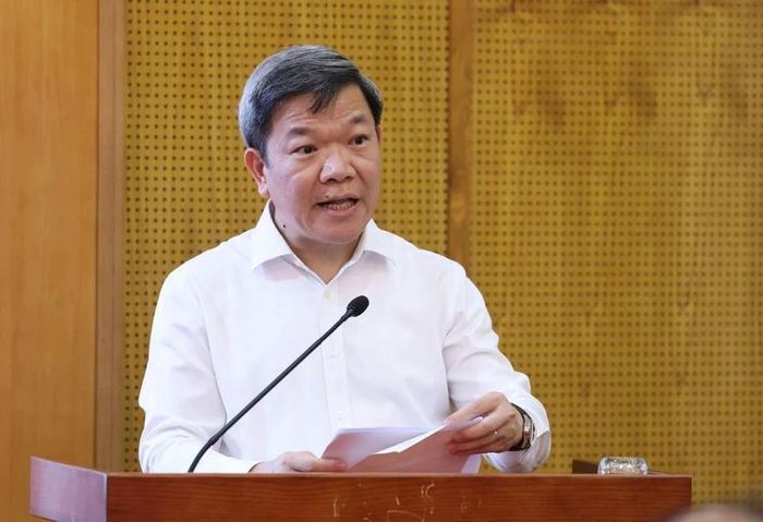 Vụ trưởng Vụ Báo chí - Xuất bản (Ban Tuyên giáo và Dân vận Trung ương) Tống Văn Thanh báo cáo tại buổi làm việc