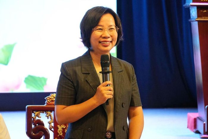 Chủ tịch Ủy ban MTTQ Việt Nam thành phố Hà Nội Bùi Huyền Mai phát biểu tại hội nghị. Ảnh: Hùng Mạnh - TTXVN.