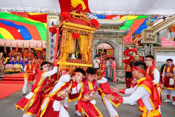 Lễ hội Bát Tràng (Hà Nội). Ảnh: Khánh Hòa
