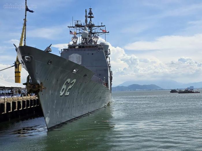 Tàu tuần dương USS Robert Smalls (CG 62) - Ảnh: VGP/Nhật Anh