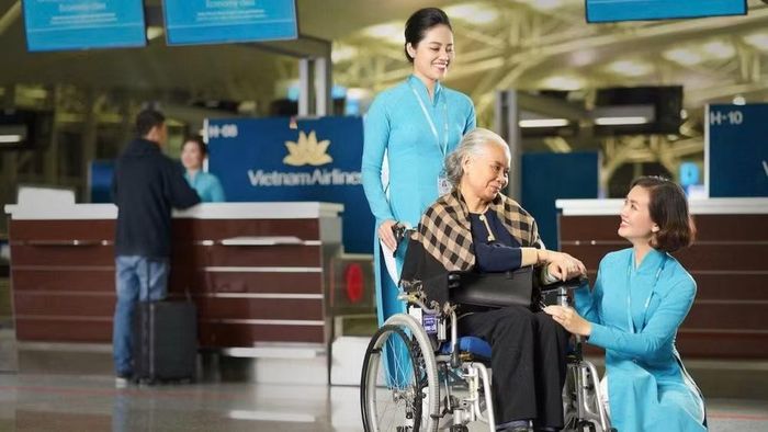 Tại Vạn Xuân Awards 2025, “Vạn Dặm Nâng Niu” của Vietnam Airlines giành giải nhất quảng cáo truyền hình. (Ảnh chụp màn hình)