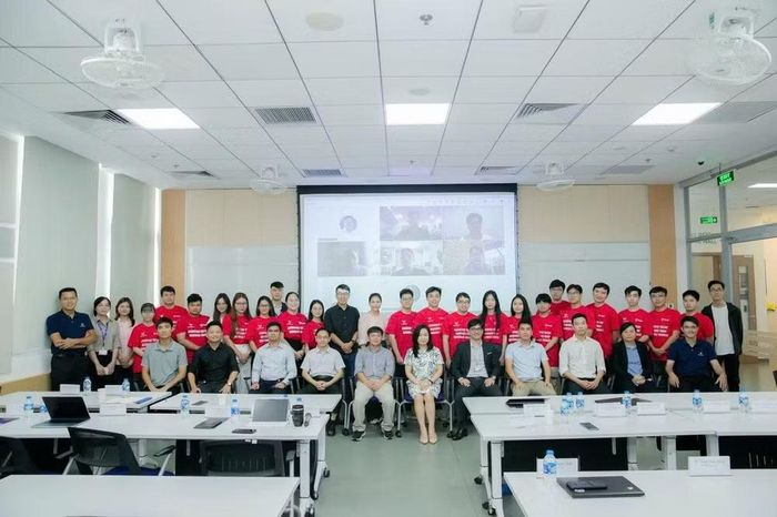 Chương trình quy tụ 30 sinh viên xuất sắc được chọn lựa các trường đại học hàng đầu Việt Nam.