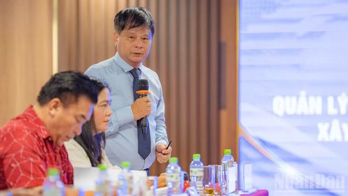 Ông Trần Trọng Dũng, Phó Chủ tịch Hội Nhà báo Việt Nam phát biểu tại buổi hội thảo.