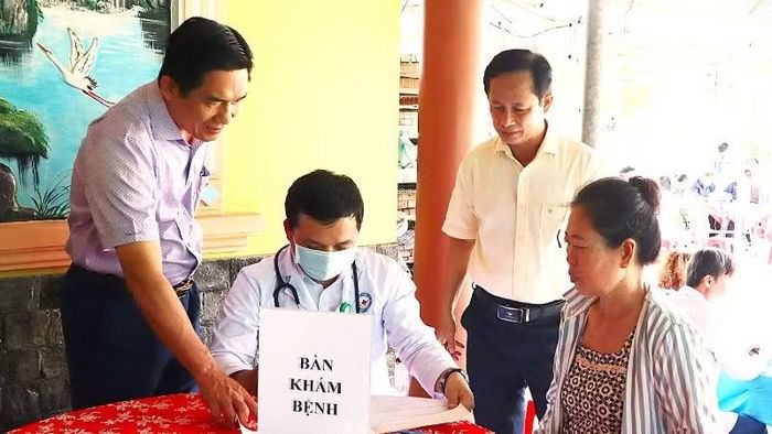 Chăm sóc sức khỏe toàn dân là nhiệm vụ quan trọng trong quá trình phát triển kinh tế gắn với bảo đảm an sinh xã hội.