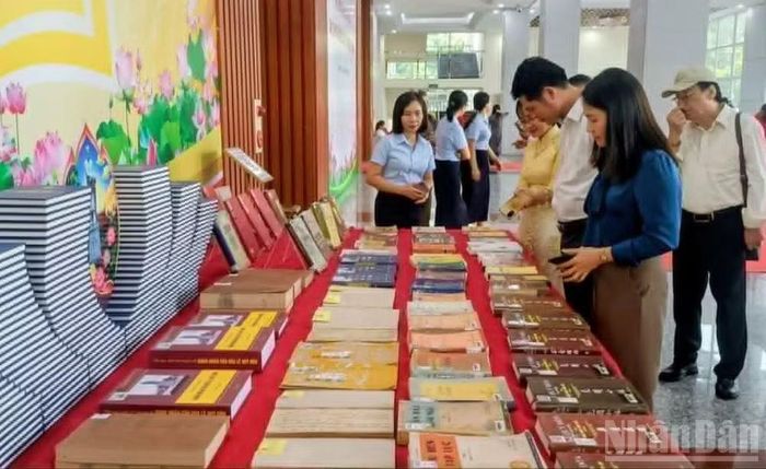 Gian trưng bày các tác phẩm của danh nhân văn hóa Lê Quý Đôn.