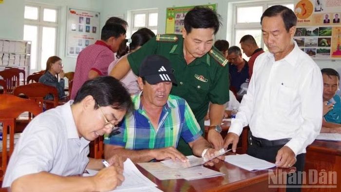 Ngư dân được hỗ trợ đăng ký cấp giấy phép sử dụng tần số và thiết bị vô tuyến điện.