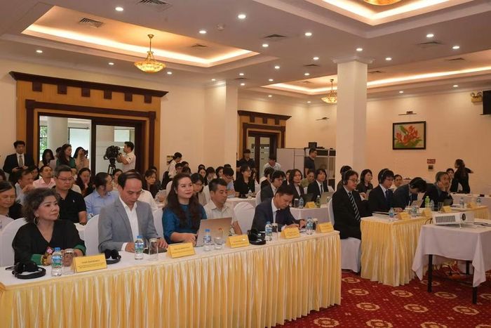 Các đại biểu dự hội thảo.