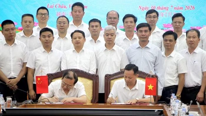 Đại diện hai bên ký kết biên bản hội đàm lần thứ 2 đối với các nội dung đã đề ra.
