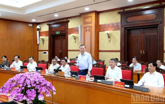 Tổng Bí thư, Chủ tịch nước Tô Lâm phát biểu kết luận phiên họp.