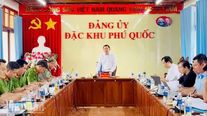 Quang cảnh buổi làm việc.