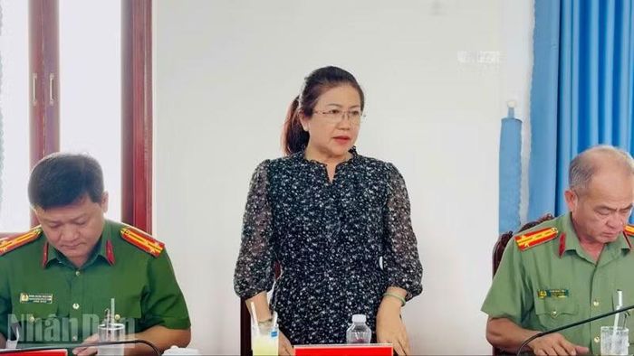 Các lực lượng chức năng phát biểu.