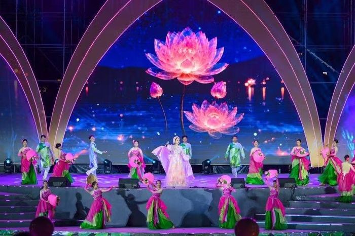 Một tiết mục biểu diễn nghệ thuật trong Lễ hội Sen do Sở Du lịch Hà Nội phối hợp Ủy ban nhân dân phường Tây Hồ tổ chức vào tháng 6/2026.