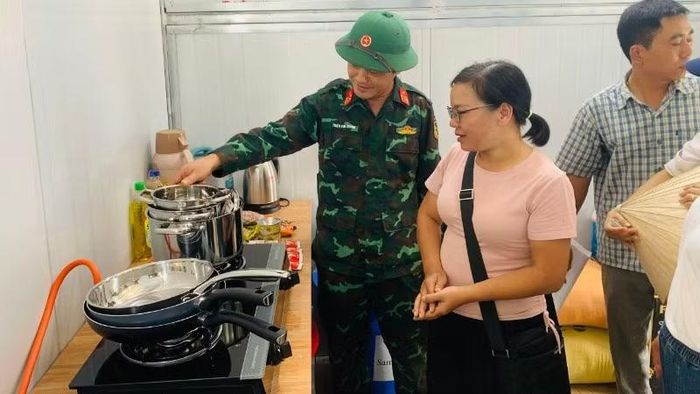 Ngoài nhà mới các hộ dân còn được trang bị đầy đủ vật dụng sinh hoạt gia đình.