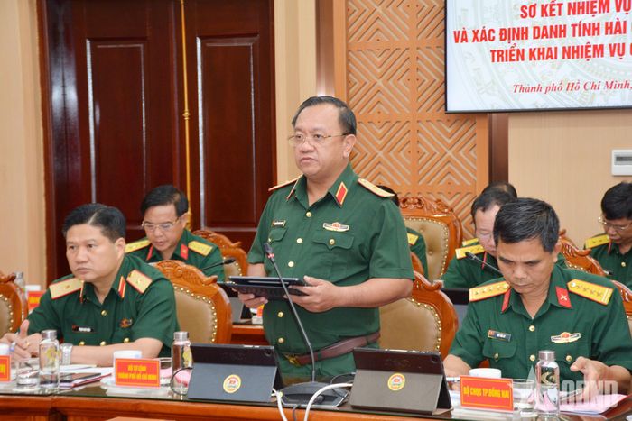 Thiếu tướng Nguyễn Thành Trung, Chính ủy Bộ tư lệnh TP Hồ Chí Minh phát biểu. 