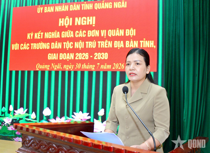 Đồng chí Y Ngọc, Phó chủ tịch Thường trực UBND tỉnh Quảng Ngãi phát biểu tại hội nghị.