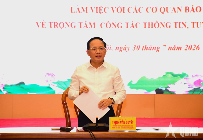 Đồng chí Trịnh Văn Quyết, Ủy viên Bộ Chính trị, Bí thư Trung ương Đảng, Trưởng ban Tuyên giáo và Dân vận Trung ương chủ trì buổi làm việc.