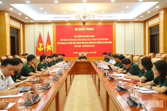 Quang cảnh buổi làm việc. 